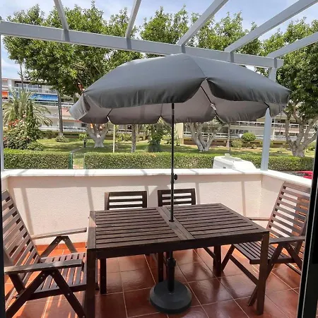 A 30 Metro De La Playa Con Piscina Y Garaje En La Carihuela Torremolinos
