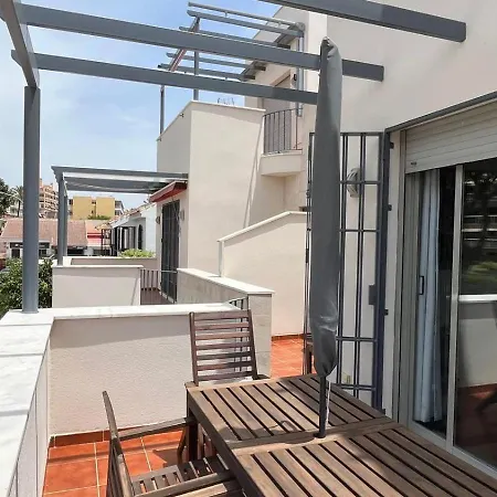 Apartment A 30 Metro De La Playa Con Piscina Y Garaje En La Carihuela *