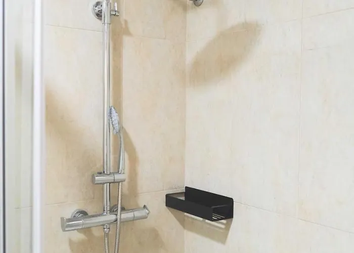 Apartment A 30 Metro De La Playa Con Piscina Y Garaje En La Carihuela *