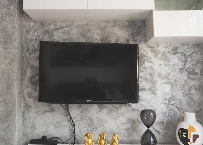 Apartment A 30 Metro De La Playa Con Piscina Y Garaje En La Carihuela Torremolinos