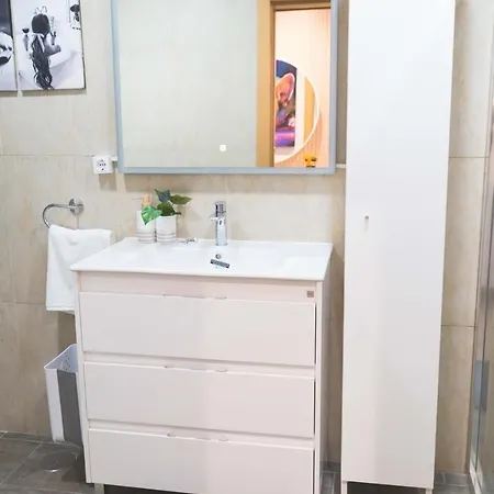 A 30 Metro De La Playa Con Piscina Y Garaje En La Carihuela Apartment *