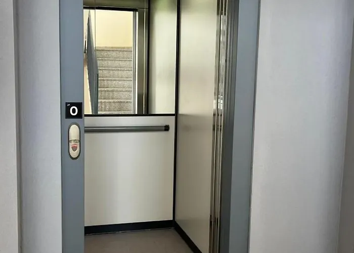 A 30 Metro De La Playa Con Piscina Y Garaje En La Carihuela Apartament