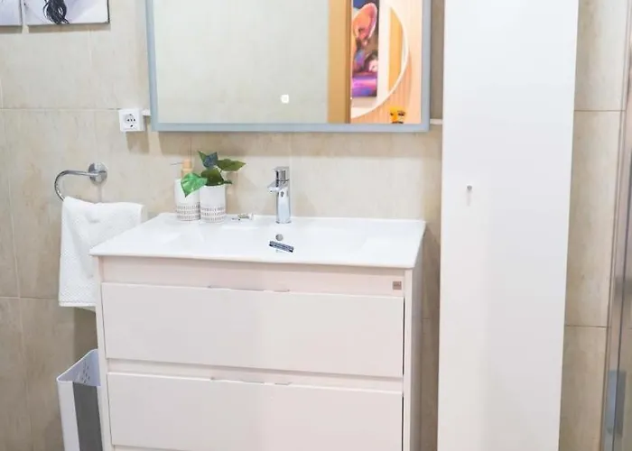 A 30 Metro De La Playa Con Piscina Y Garaje En La Carihuela Apartament *