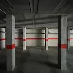 A 30 Metro De La Playa Con Piscina Y Garaje En La Carihuela *