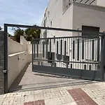 A 30 Metro De La Playa Con Piscina Y Garaje En La Carihuela * Torremolinos