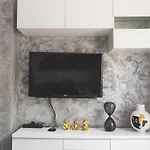 Apartment A 30 Metro De La Playa Con Piscina Y Garaje En La Carihuela Torremolinos