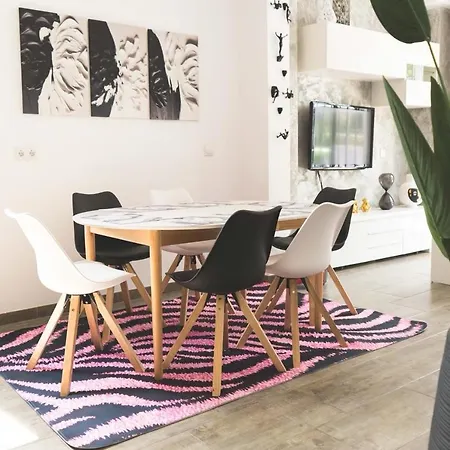 A 30 Metro De La Playa Con Piscina Y Garaje En La Carihuela Apartament